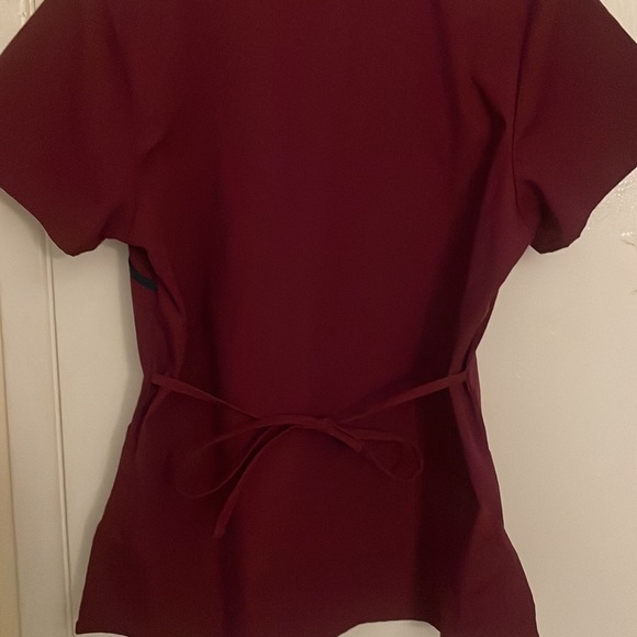 Scrub top - Picture 2 of 4